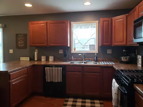 527 Juniper St, De Motte, IN 46310 photo 6