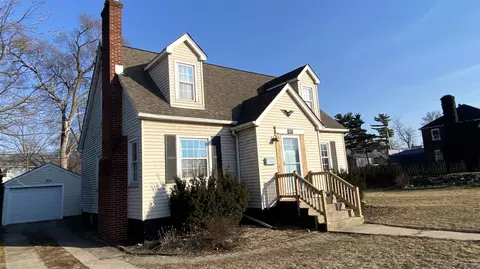417 N Broad St, Griffith, IN 46319 photo 2