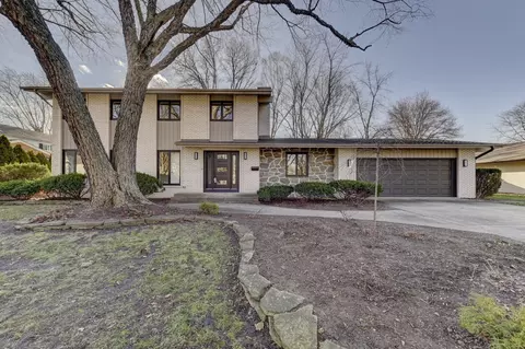 Exterior - 1912 Lambert Ln, Munster, IN 46321 photo 1 of 5