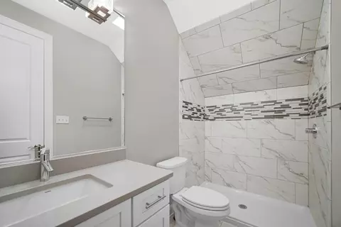 Bath - 320 N Indiana Ave, Crown Point, IN 46307 photo 3 of 3