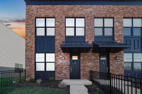 Exterior - 320 N Indiana Ave, Crown Point, IN 46307 photo 1 of 8
