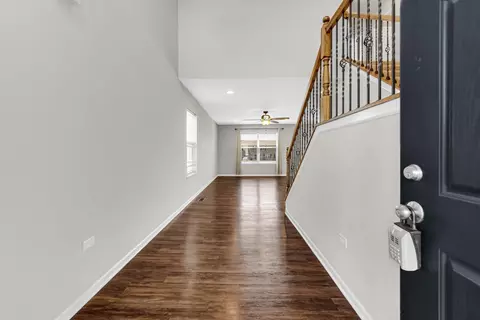 11173 Vermont Cir, Crown Point, IN 46307 photo 3