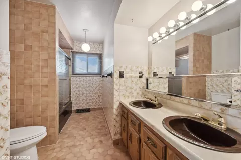 8231 Hickory Ave, Gary, IN 46403 photo 9