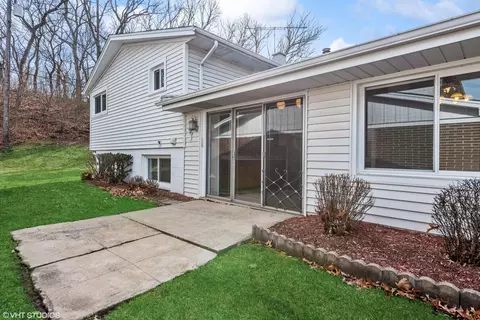 8231 Hickory Ave, Gary, IN 46403 photo 3