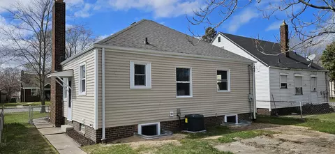 Exterior - 207 Taft Pl, Gary, IN 46404 photo 5 of 6