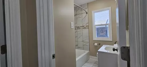 Bath - 207 Taft Pl, Gary, IN 46404 photo 1 of 11