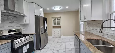 Kitchen - 207 Taft Pl, Gary, IN 46404 photo 2 of 12