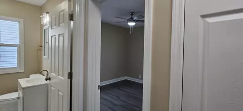Entry Way - 207 Taft Pl, Gary, IN 46404 photo 2 of 6