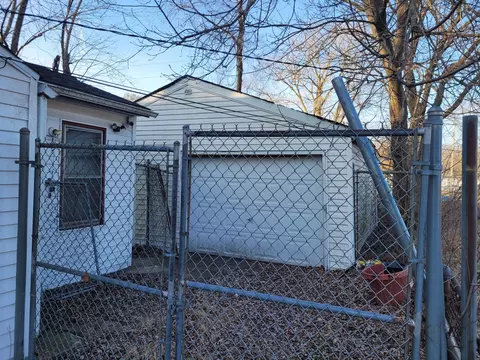 2532 Marshalltown Dr, Gary, IN 46407 photo 2