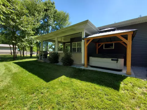 Exterior - 5984 E 1156, De Motte, IN 46310 photo 5 of 14