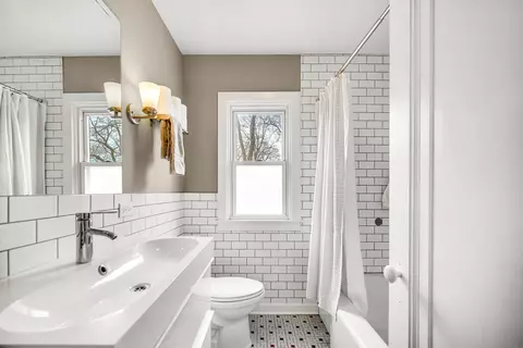 Bath - 6420 Ash Ave, Gary, IN 46403 photo 1 of 2