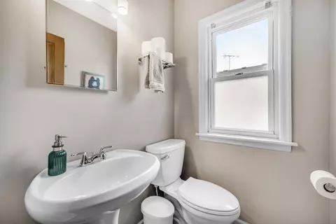 Bath - 6420 Ash Ave, Gary, IN 46403 photo 2 of 2
