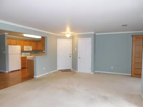 Living - 2741 Georgetowne Dr #C1, Highland, IN 46322 photo 3 of 5