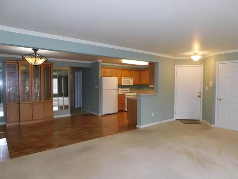 Living - 2741 Georgetowne Dr #C1, Highland, IN 46322 photo 4 of 5