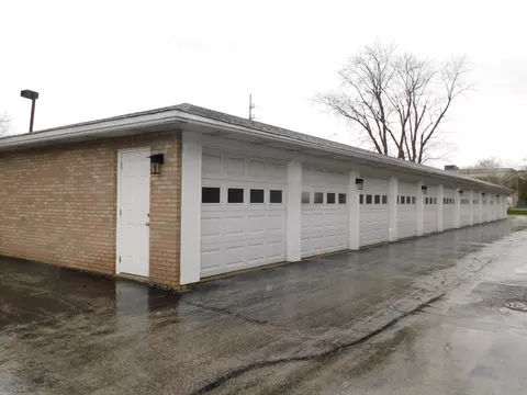 Exterior - 2741 Georgetowne Dr #C1, Highland, IN 46322 photo 3 of 3