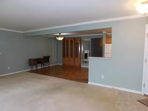Living - 2741 Georgetowne Dr #C1, Highland, IN 46322 photo 2 of 5