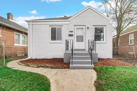Exterior - 735 Porter St, Gary, IN 46406 photo 1 of 10