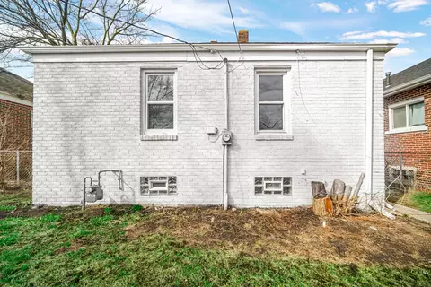 Exterior - 735 Porter St, Gary, IN 46406 photo 4 of 10