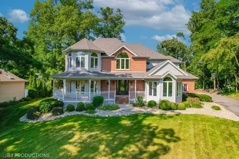 205 Wexford Rd, Valparaiso, IN 46385