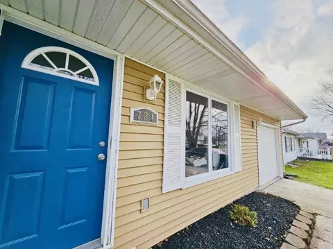 721 Apache Ln, Lowell, IN 46356 photo 2