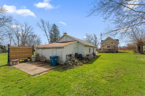 Exterior - 207 E Sigler St, Hebron, IN 46341 photo 8 of 11