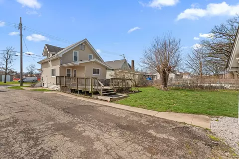 Exterior - 207 E Sigler St, Hebron, IN 46341 photo 5 of 11