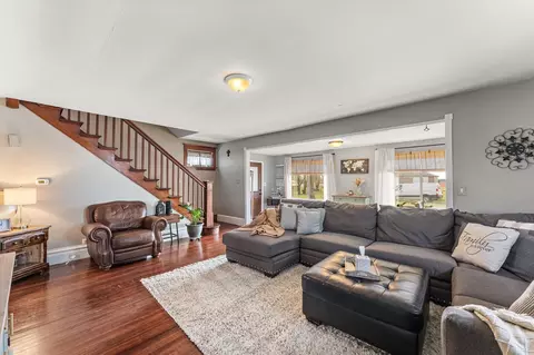 Living - 207 E Sigler St, Hebron, IN 46341 photo 1 of 2