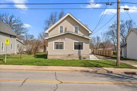 Exterior - 207 E Sigler St, Hebron, IN 46341 photo 2 of 11