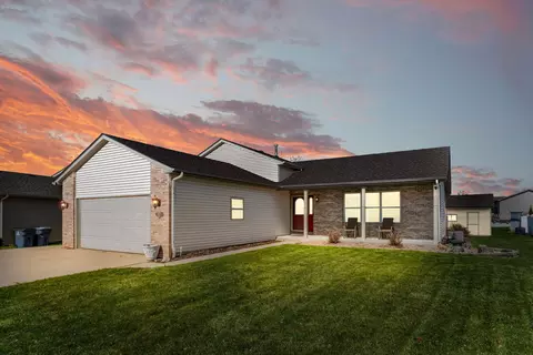 Exterior - 8460 E 124th Pl, Crown Point, IN 46307 photo 1 of 4