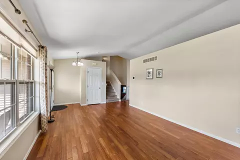 Living - 8460 E 124th Pl, Crown Point, IN 46307 photo 1 of 4