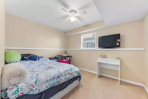 Bedroom - 8460 E 124th Pl, Crown Point, IN 46307 photo 3 of 5