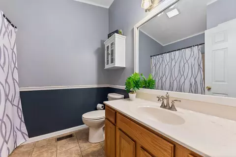 Bath - 8460 E 124th Pl, Crown Point, IN 46307 photo 2 of 3