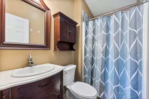 Bath - 8460 E 124th Pl, Crown Point, IN 46307 photo 1 of 3