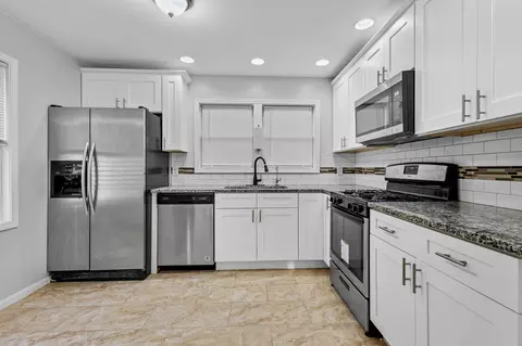Kitchen - 4150 Oak Ln, Gary, IN 46408 photo 1 of 4