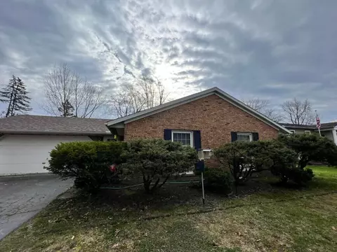2206 Fernhill Dr, Valparaiso, IN 46385