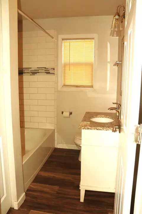 Bath - 1120 E 39th Pl, Griffith, IN 46319 photo 1 of 1