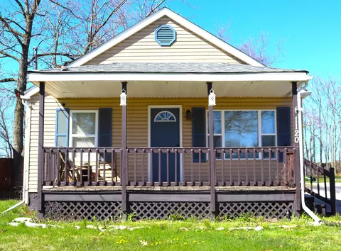 Exterior - 1120 E 39th Pl, Griffith, IN 46319 photo 1 of 10