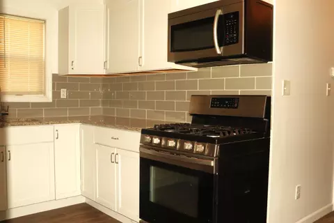 Kitchen - 1120 E 39th Pl, Griffith, IN 46319 photo 3 of 4