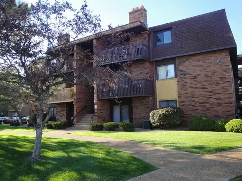 2023 45th St #101, Highland, IN 46322