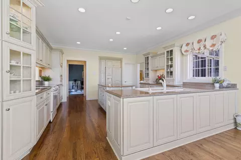Kitchen - 1663 Snead Ave, Chesterton, IN 46304 photo 4 of 4