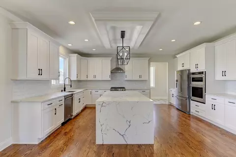 Kitchen - 10220 Barbara Ln, Munster, IN 46321 photo 1 of 5