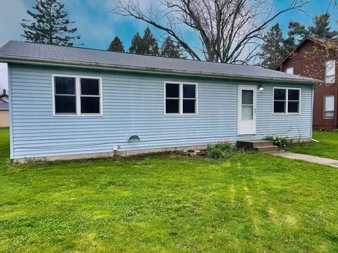 805 Clement St, La Porte, IN 46350 photo 12