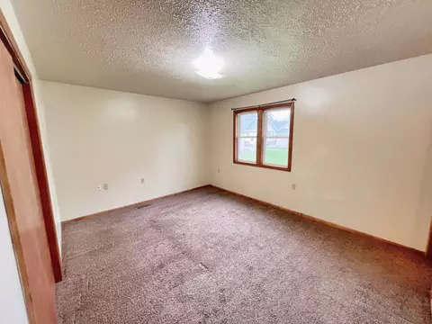 805 Clement St, La Porte, IN 46350 photo 8