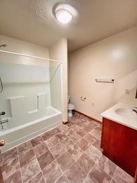 805 Clement St, La Porte, IN 46350 photo 9