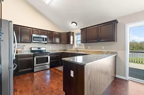 Kitchen - 15112 W 95th Ave, Dyer, IN 46311 photo 2 of 5