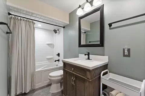 Bath - 15112 W 95th Ave, Dyer, IN 46311 photo 1 of 4