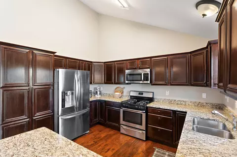 Kitchen - 15112 W 95th Ave, Dyer, IN 46311 photo 4 of 5