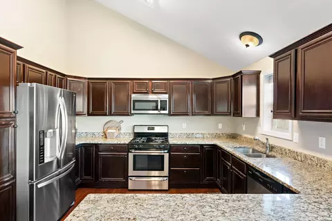 Kitchen - 15112 W 95th Ave, Dyer, IN 46311 photo 3 of 5