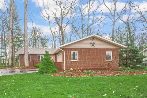 669 S 150, Kouts, IN 46347 photo 2