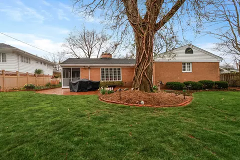 Exterior - 8644 Baring Ave, Munster, IN 46321 photo 7 of 8